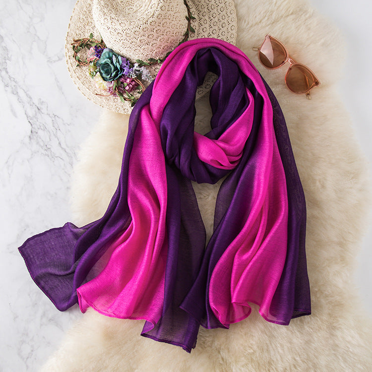 Version coréenne d'un foulard pour femme assorti aux couleurs