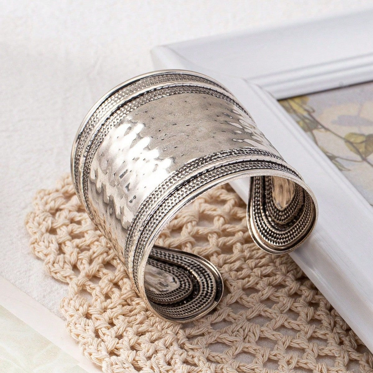 Elegant Light-luxury Retro Geometric Bracelet For Women