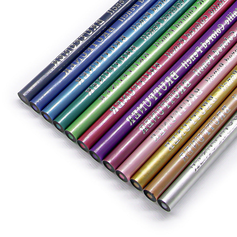 Ensemble de dessins gribouillis aux crayons de couleur créatifs