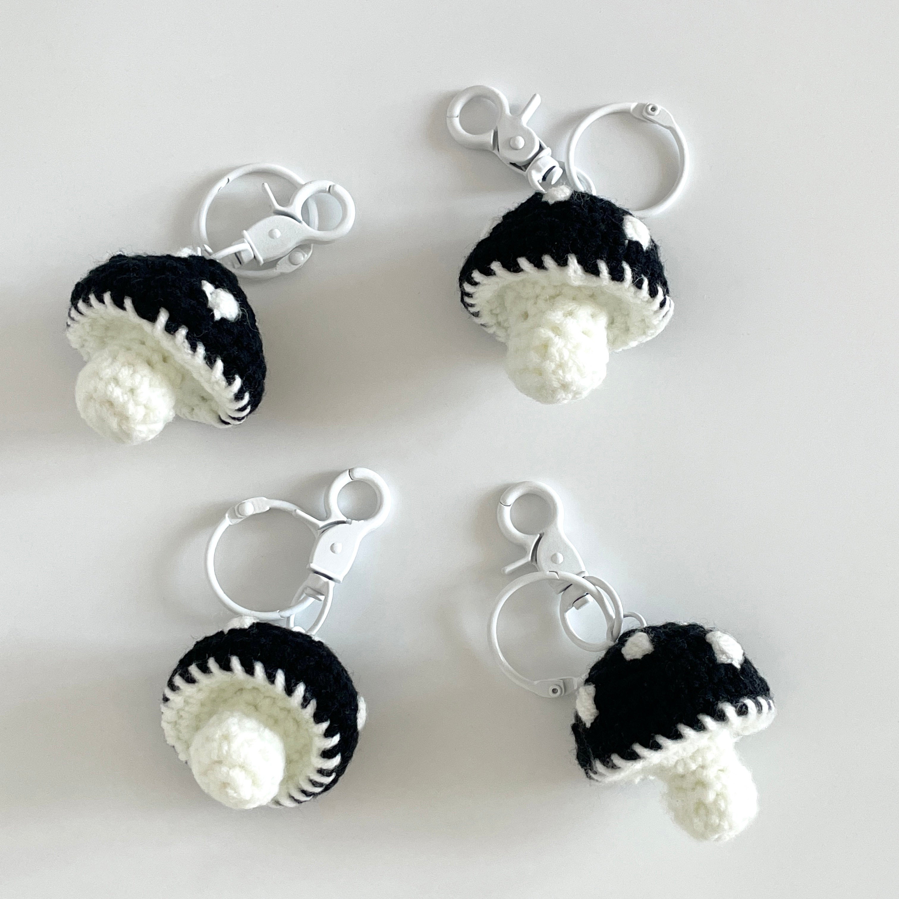 Ornement de porte-clés champignon au crochet, style coréen minimaliste