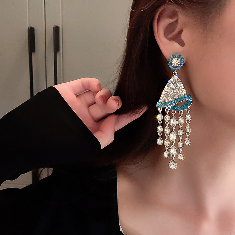Fashion Exaggerated Design Earrings Temperament Long Style