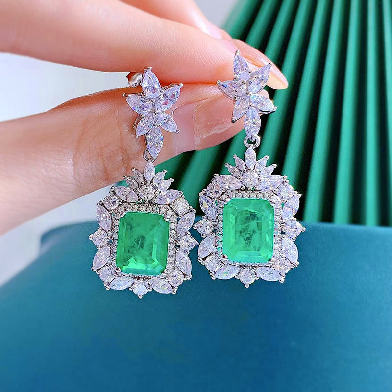 Ensemble collier et boucles d'oreilles rectangulaires émeraude argenté