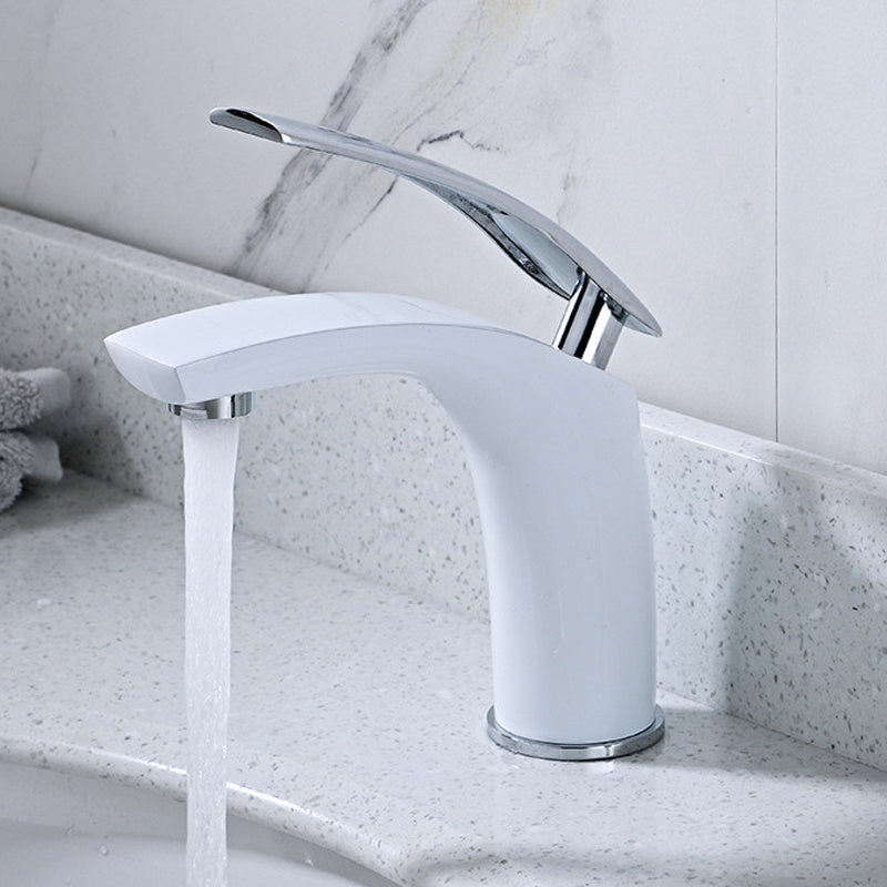 Robinet de lavabo simple à poser sur plan