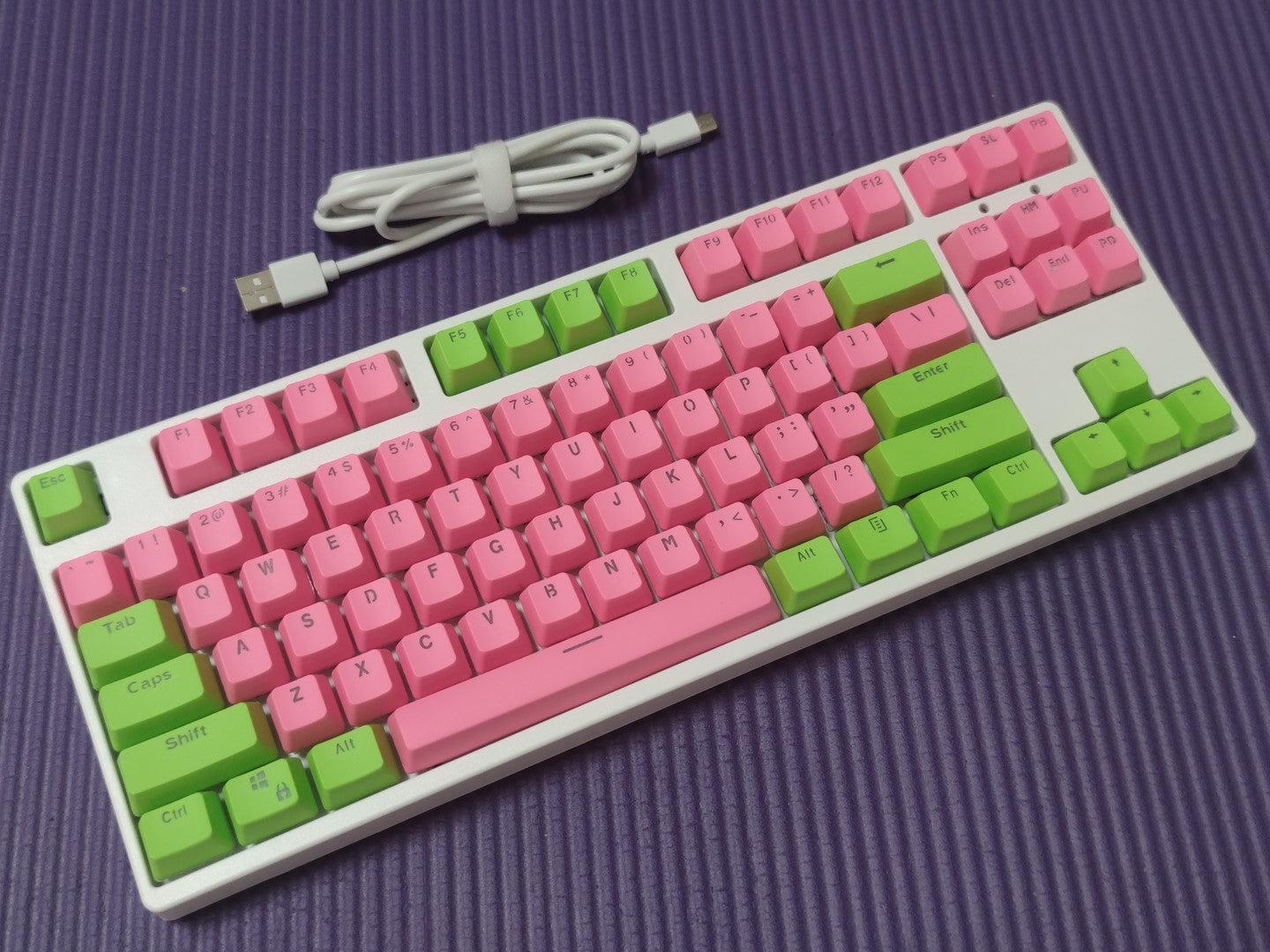Clavier mécanique à interrupteurs verts, rouges et noirs