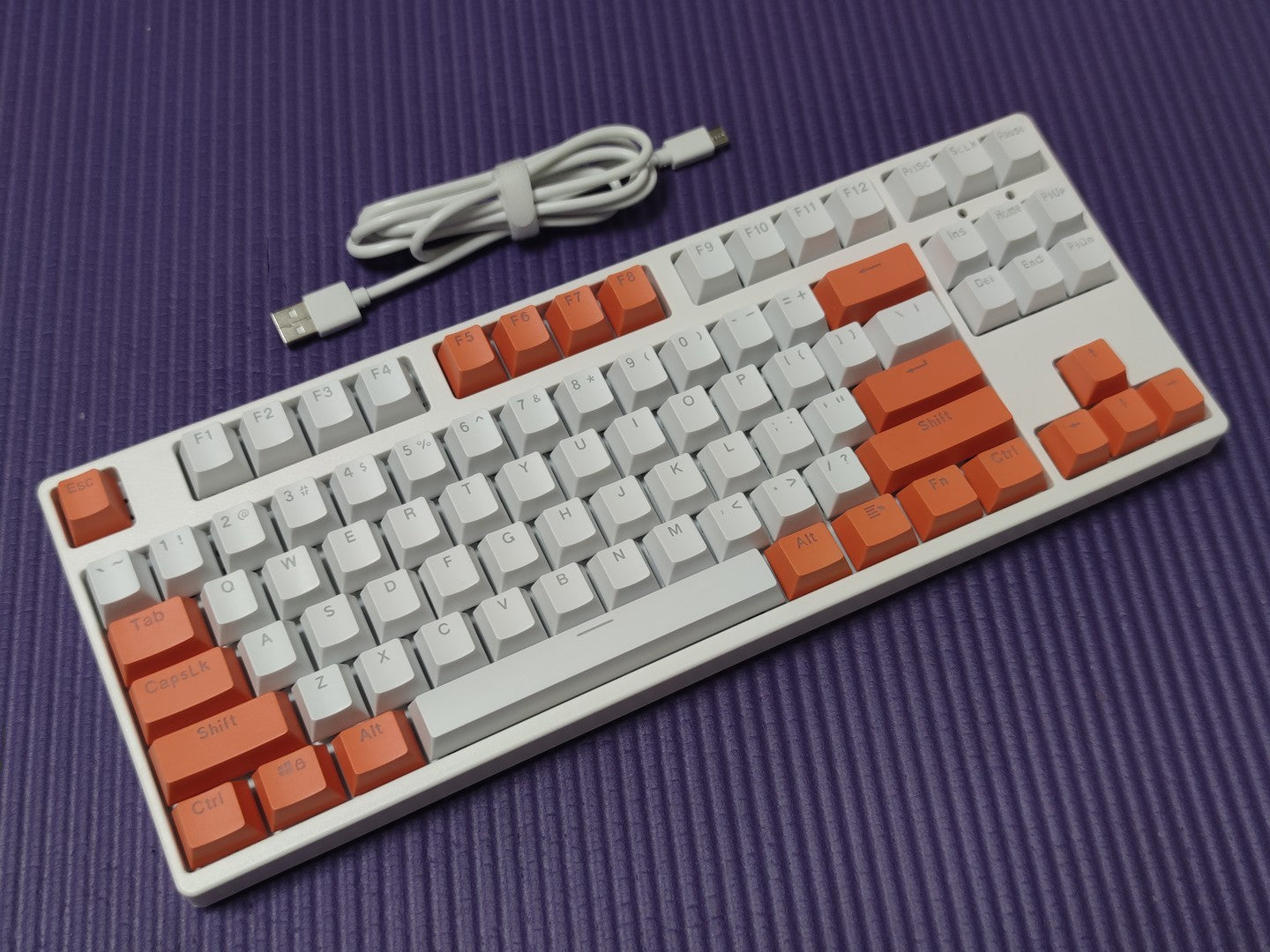 Clavier mécanique à interrupteurs verts, rouges et noirs