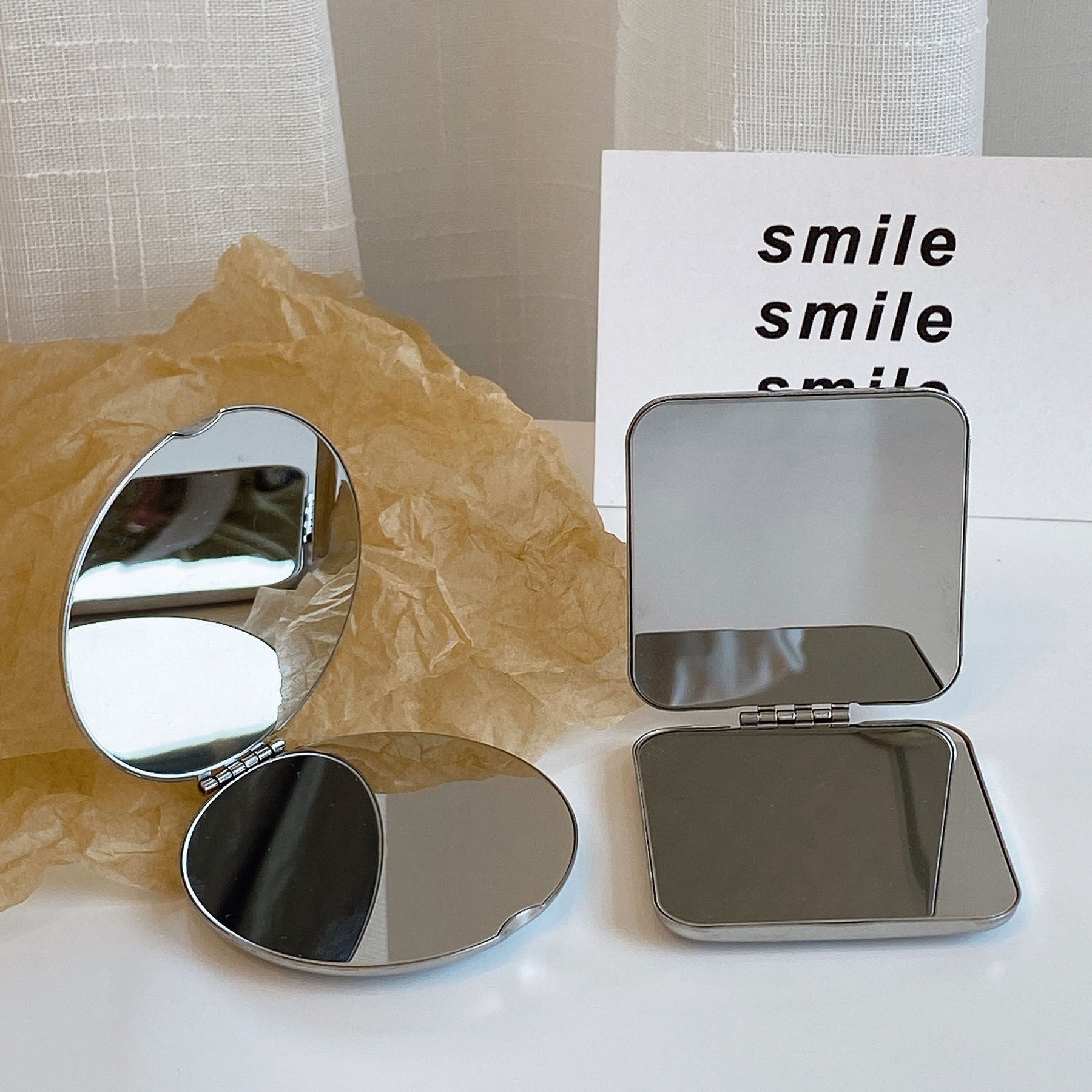 Simple Double-Sided Makeup Mirror Portable Stainless Steel Small Handheld Makeup Mirror
