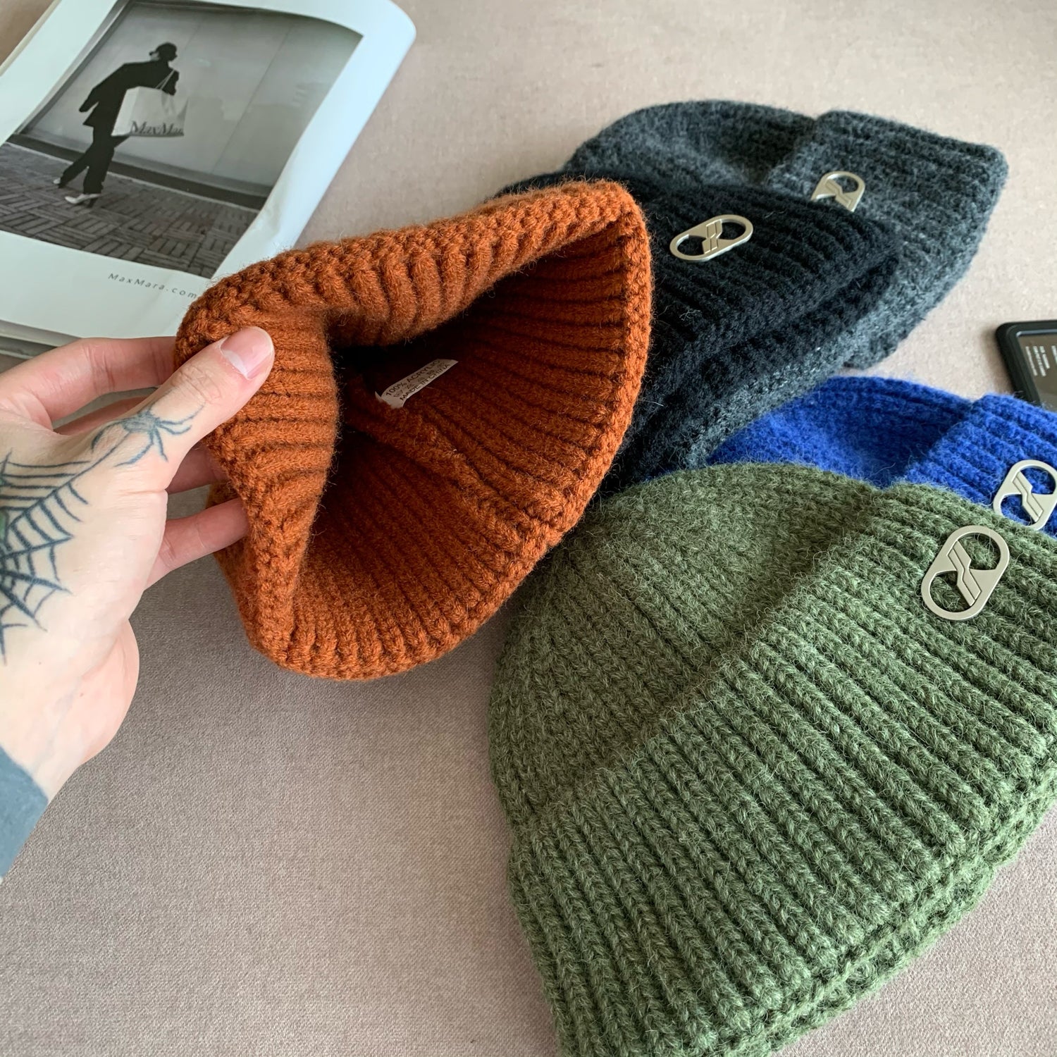 Korean Version Of Multicolor Couple Knit Hat, Solid Color Dome Knit Hat, Curled Casual Knit Hat
