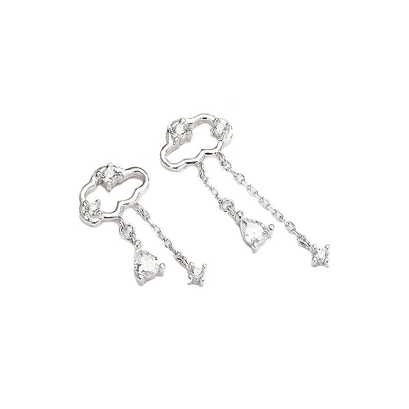 Boucles d'oreilles nuage tendance asymétriques blanches