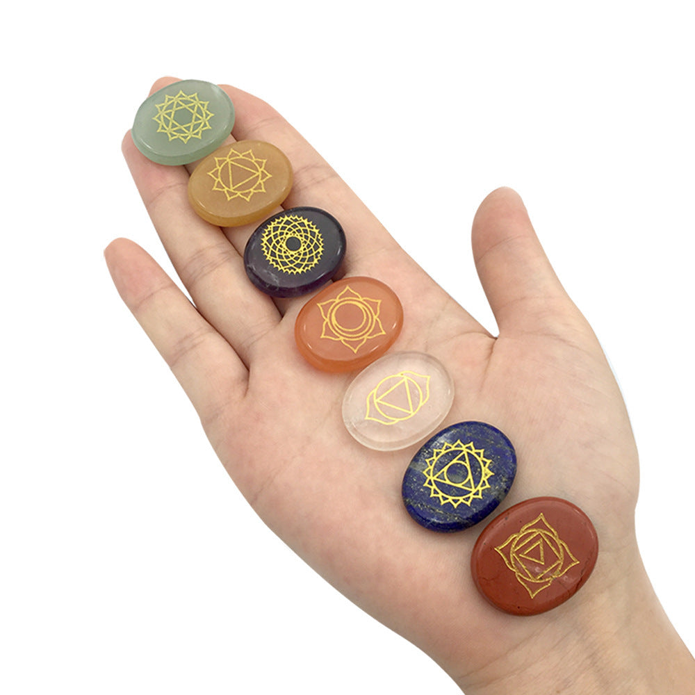 Pierre de guérison énergétique en agate de cristal naturel à sept chakras