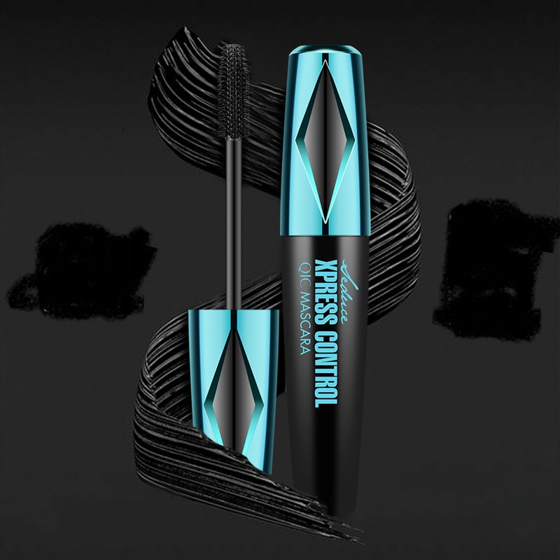 Le nouveau mascara Schtroumpf est waterproof et ne coule pas.