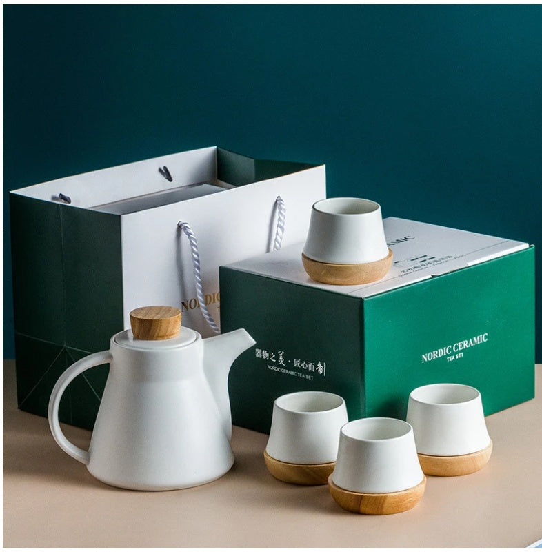 Coffret Cadeau Service à Thé en Céramique Quatre Tasses Une Théière
