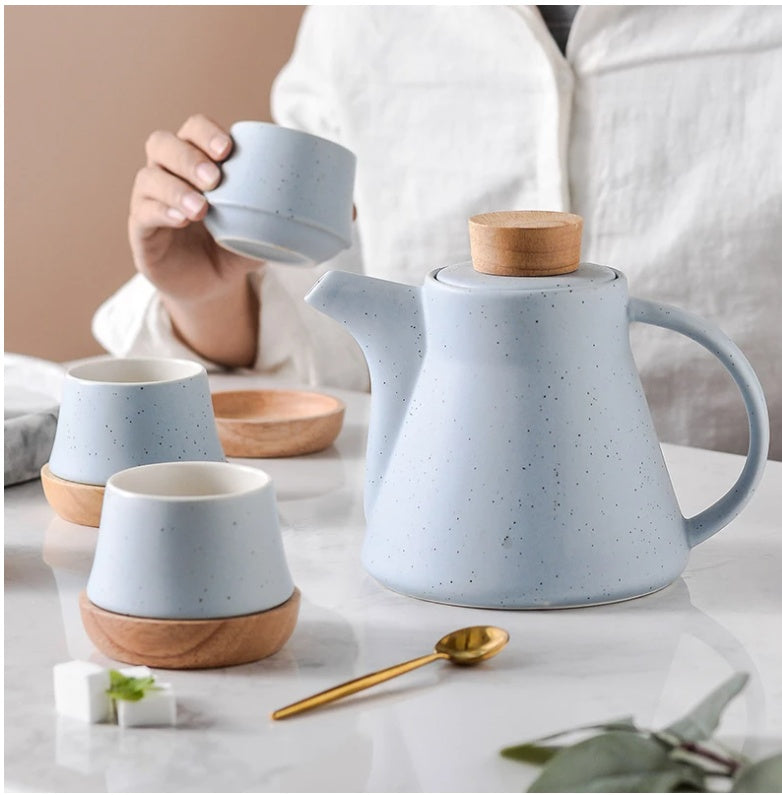 Coffret Cadeau Service à Thé en Céramique Quatre Tasses Une Théière