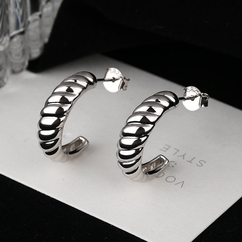 Fashion Metal Thread Twist Croissant Earrings