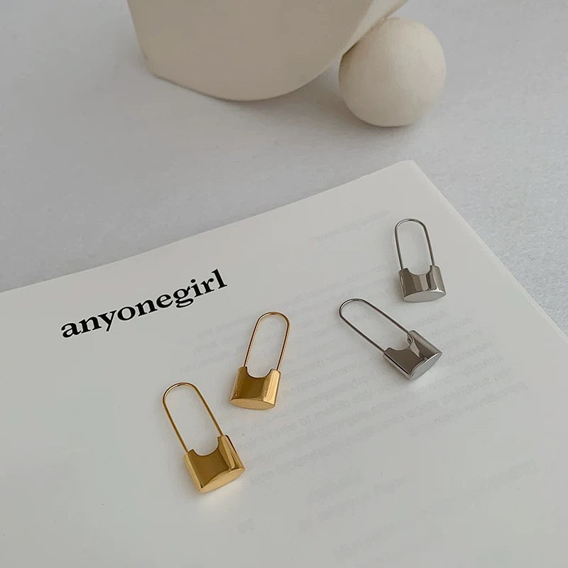 Paper clip lock metal earrings
