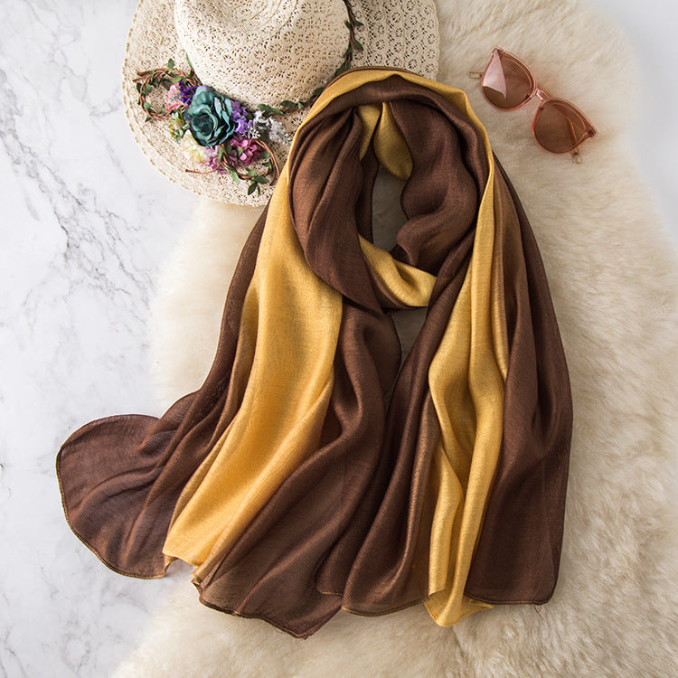 Version coréenne d'un foulard pour femme assorti aux couleurs