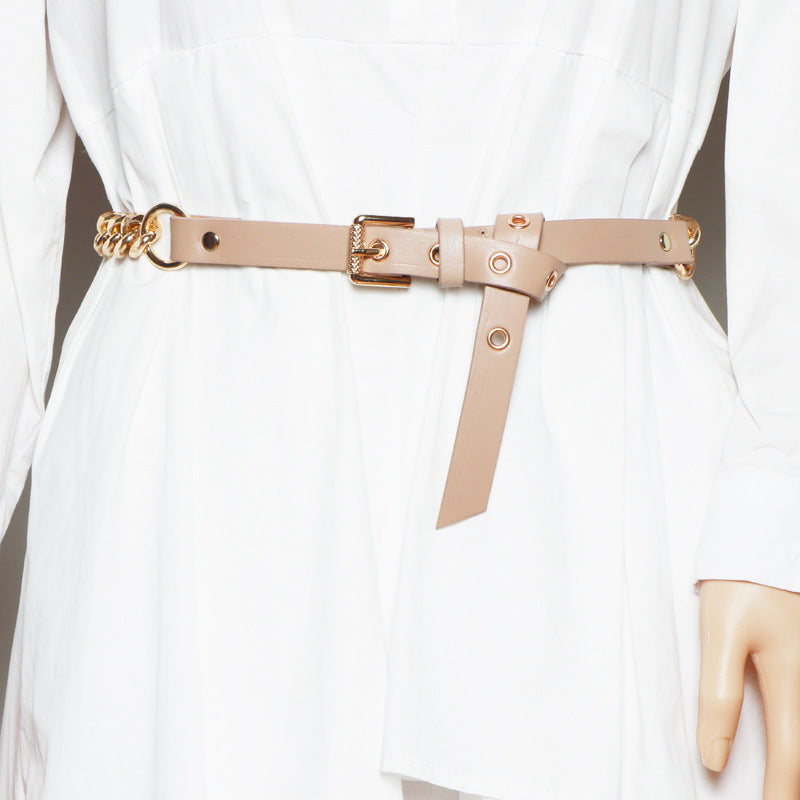 Ceinture fine avec boucle en métal et chaîne décorative
