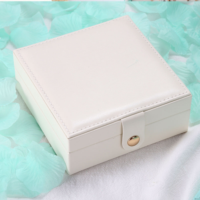 Boîte de rangement de bijoux carrée portable en cuir PU, boîte de finition pour bagues et bracelets