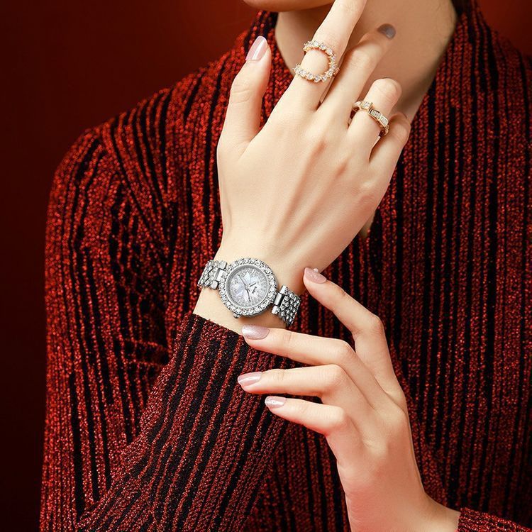 Montre cinq pièces en alliage étanche pour femmes