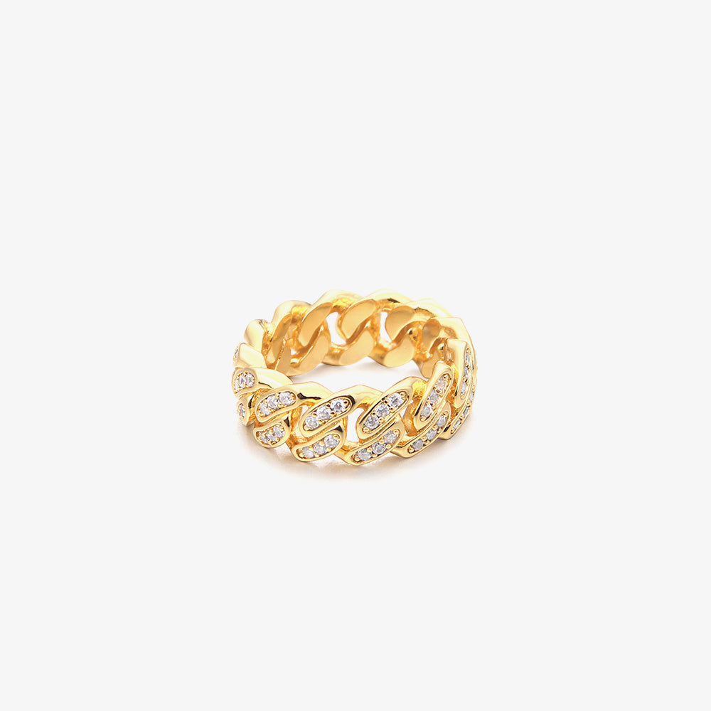 La Bague Cuban Entièrement Sertie de Diamants Brille de Mille Feux