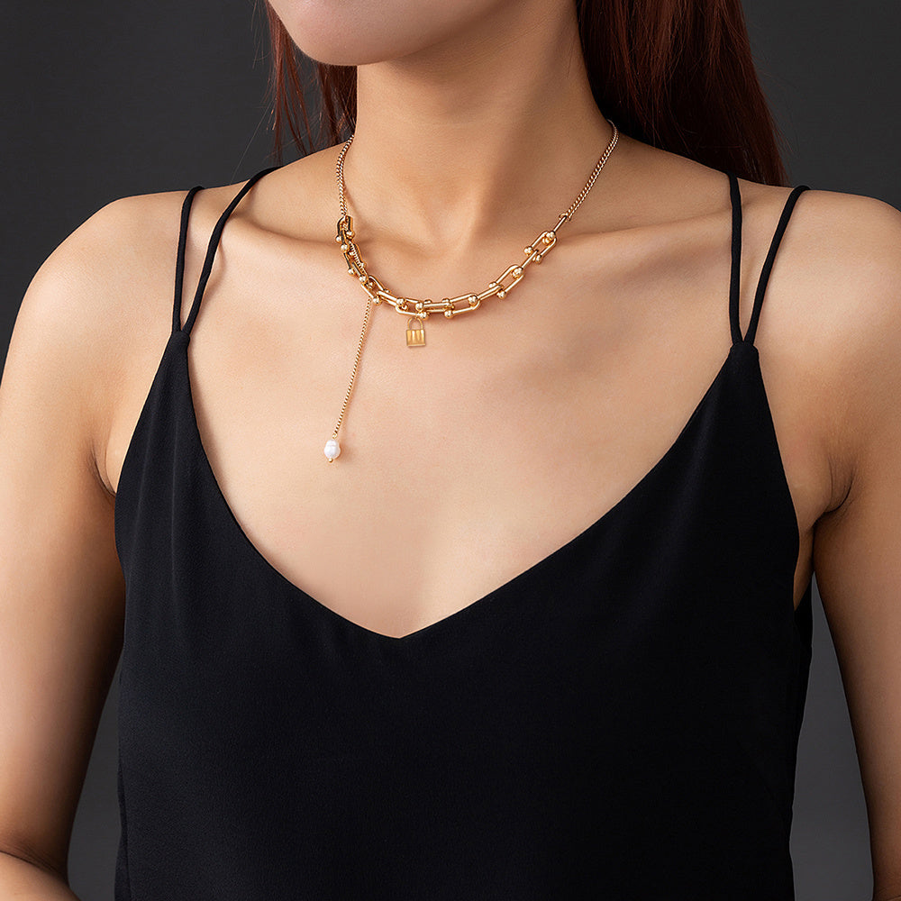 European and American cross-border fashion jewelry U-shaped chain lock-shaped single-layer necklace simple natural freshwater pearl long pendant necklace
