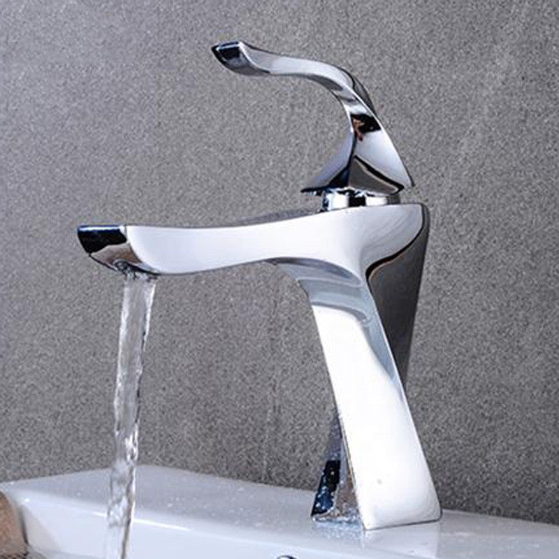 Robinet de lavabo carré doré chaud et froid pour salle de bain
