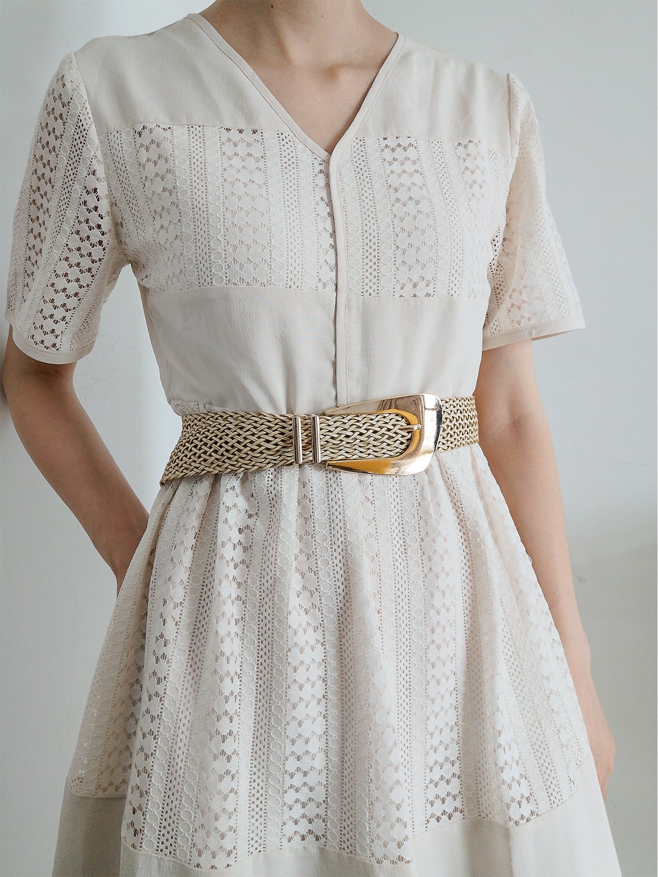 Nouvelle ceinture d'été pour femme, en herbe de polypropylène tressée à la main, avec boucle métallique irrégulière et sceau de taille.