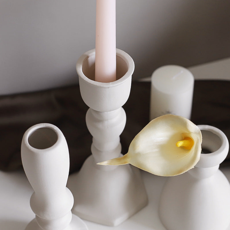Ornements de salon en céramique simple : vase, bougeoir