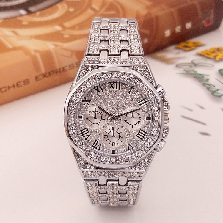 Montre en quartz gypsophile à trois yeux en diamant