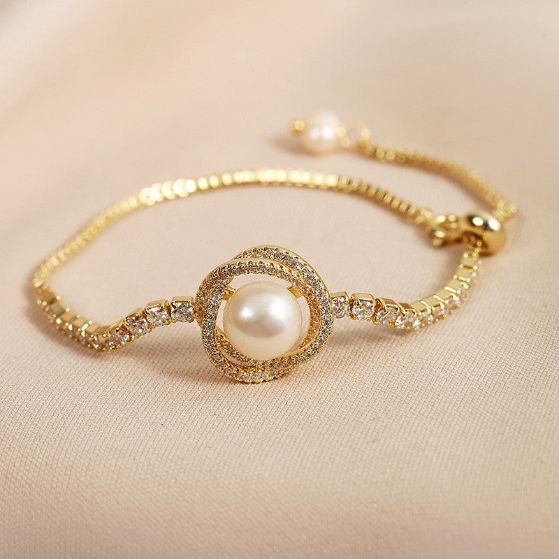 Fashion Pearls Strap Diamond Bracelet Elegant