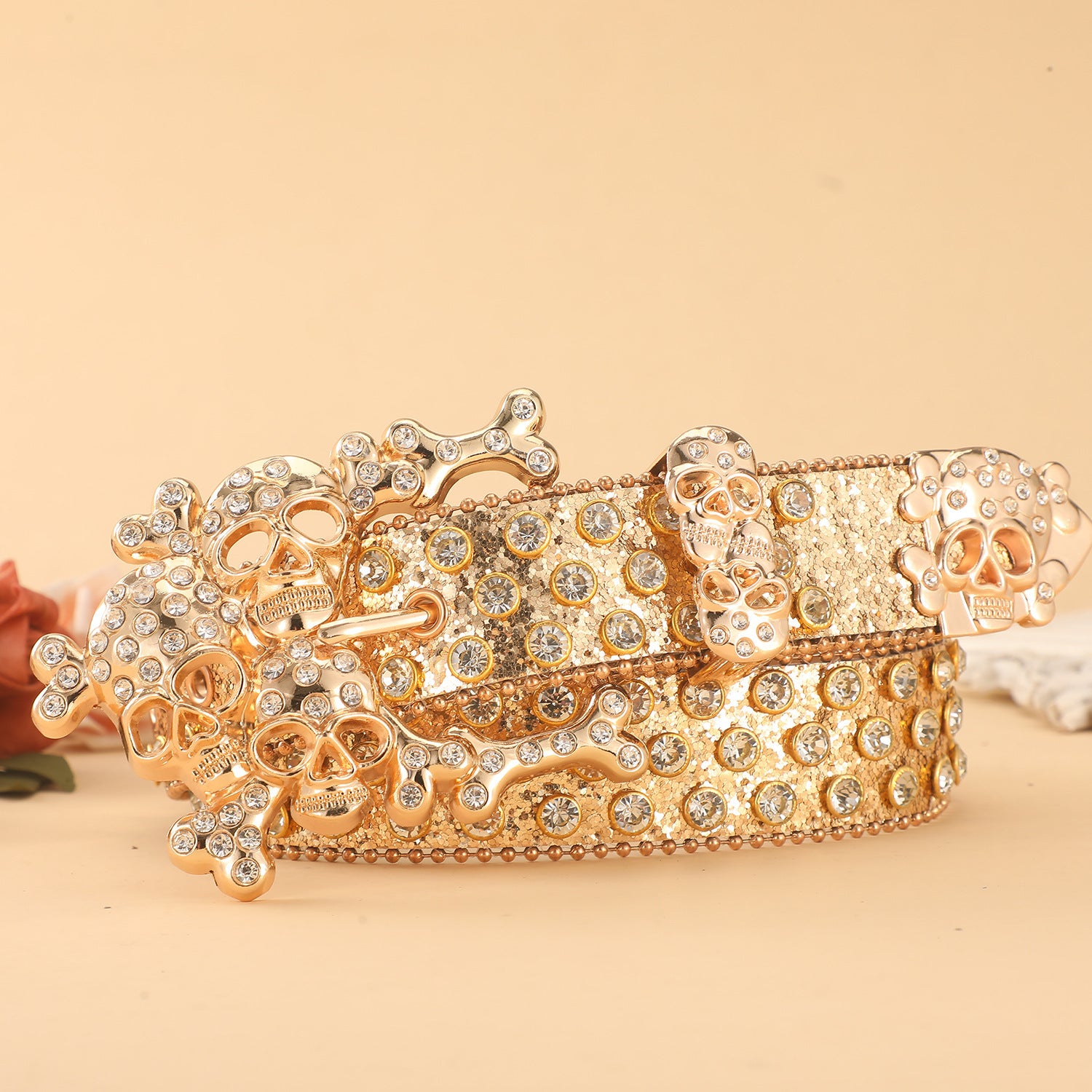 Ceinture tête de mort en strass incrustée de diamants