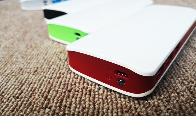 Banque d'alimentation USB universelle de grande capacité avec lumière pour téléphone portable