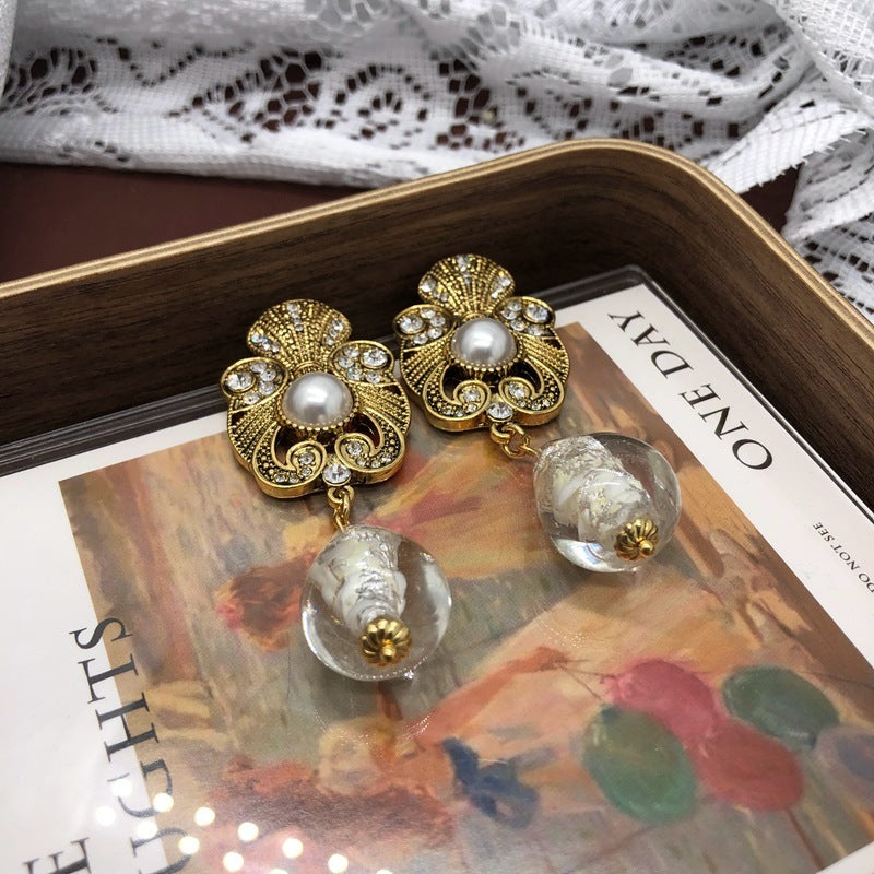 Boucles d'oreilles rétro au design vieilli, perles et strass