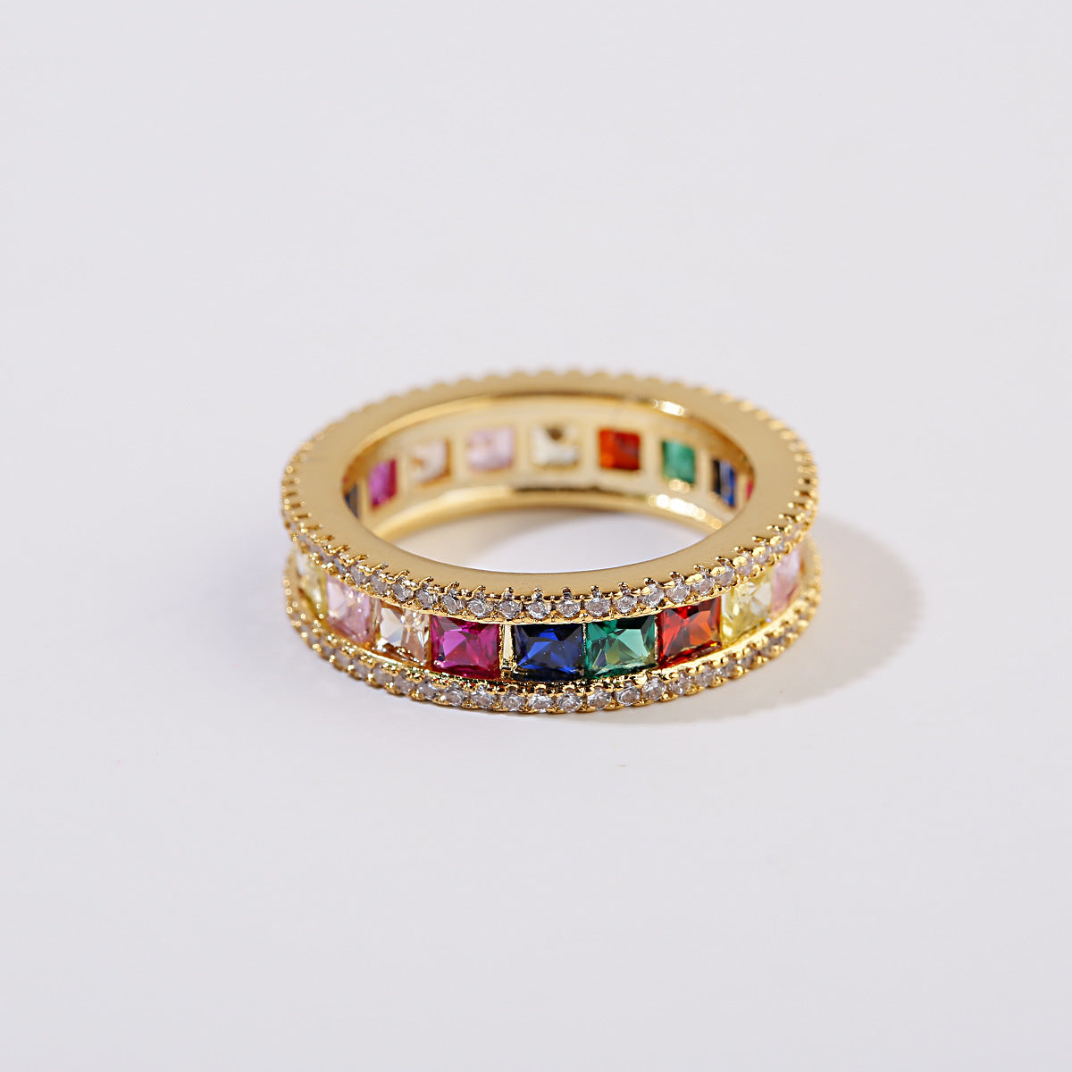 Bague en cristal de couleur passe-partout