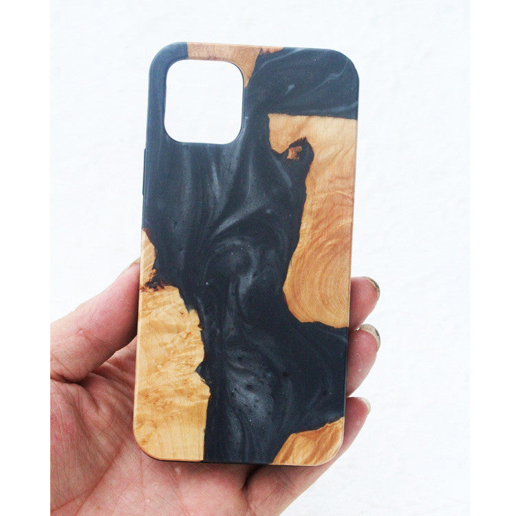 Coque de téléphone en résine et bois cicatrisé