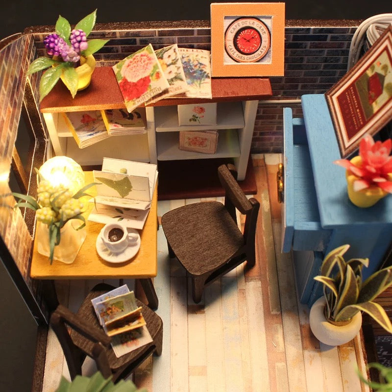 Assembled toy model