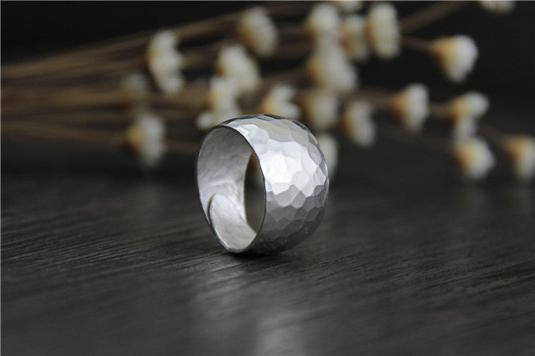 Bague fabriquée à la main à Chiang Mai en argent sterling