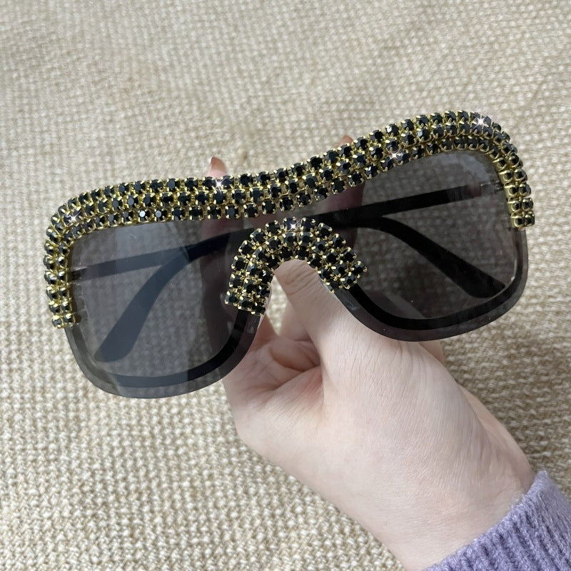 Nouvelles lunettes de soleil tendance pour femmes avec diamants