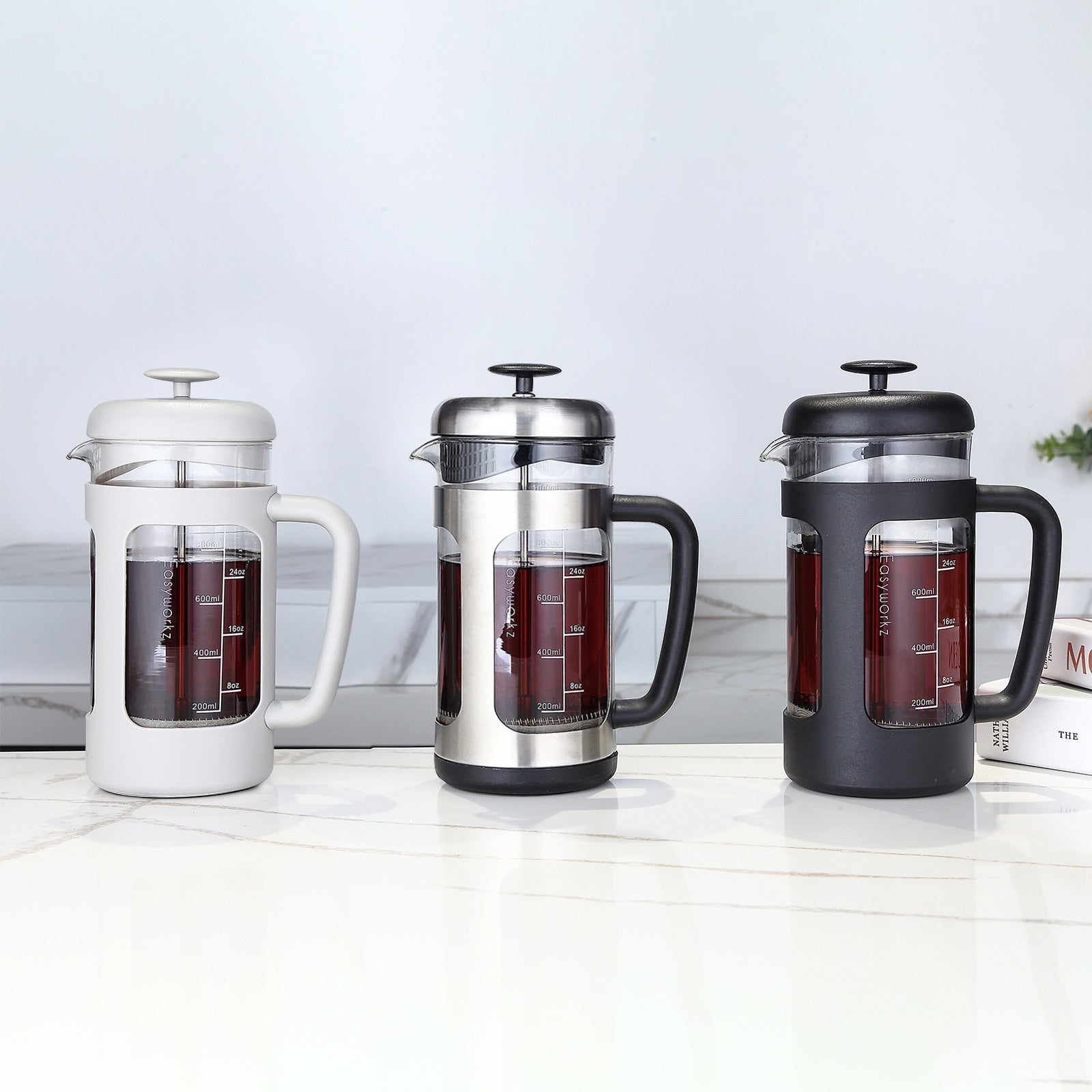 Cafetière à piston en verre avec filtre pour le café et infuseur à thé