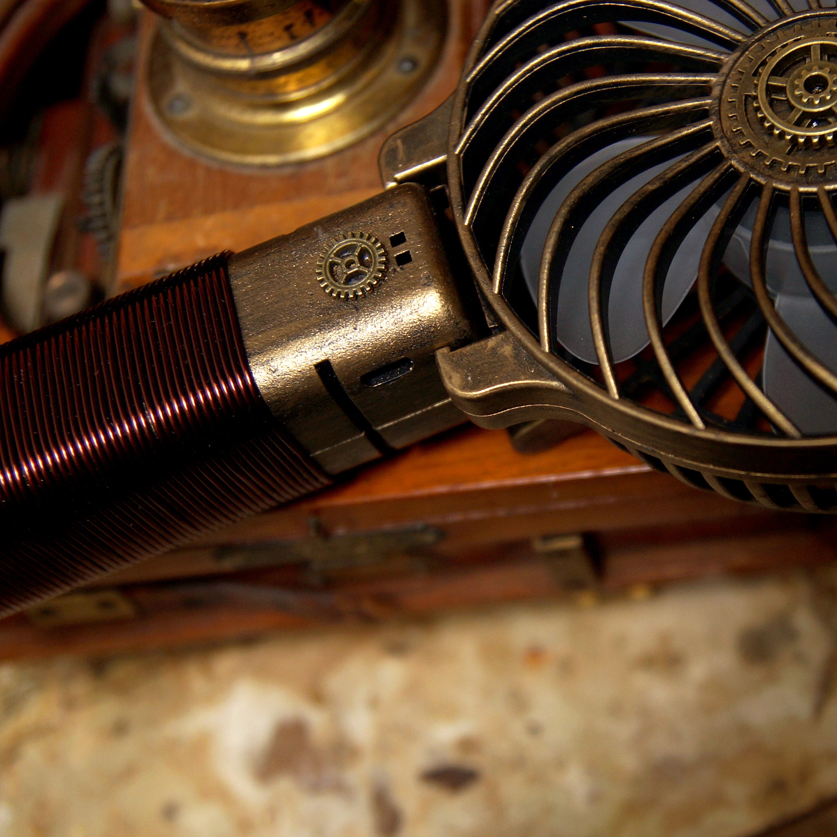 Mini ventilateur portable pliable Steampunk rétro rechargeable par USB
