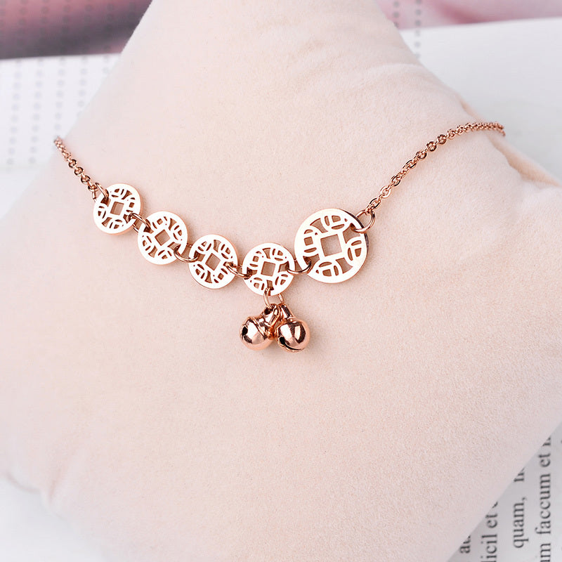 Chevillère en acier inoxydable avec clochettes couleur or rose et breloques pièces de monnaie style bohème