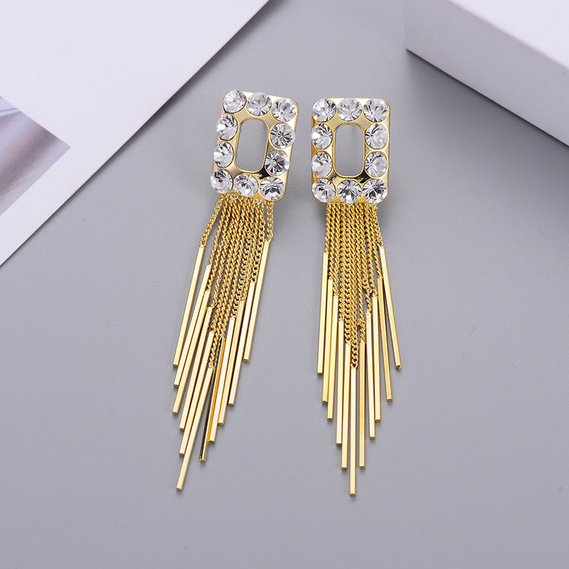 Boucles d'oreilles exagérées de personnalité, les tendances de la mode sont irrégulières