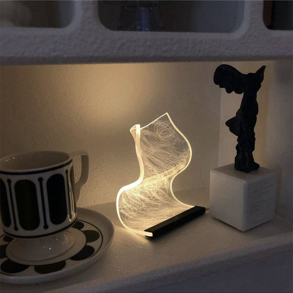 Lampe de chevet chaleureuse à l'esthétique soignée, petite veilleuse de décoration intérieure