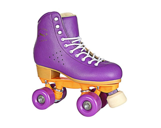 Patins à roulettes noirs à quatre roues avec frein réglable et roues en PU