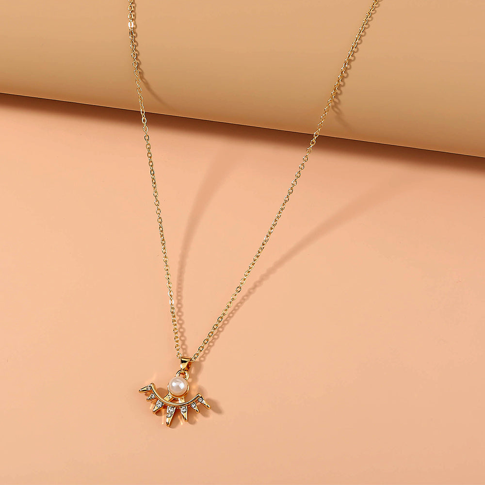 Collier festonné orné de diamants