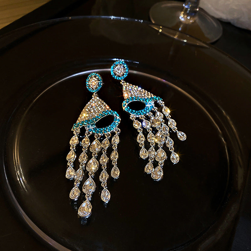 Fashion Exaggerated Design Earrings Temperament Long Style