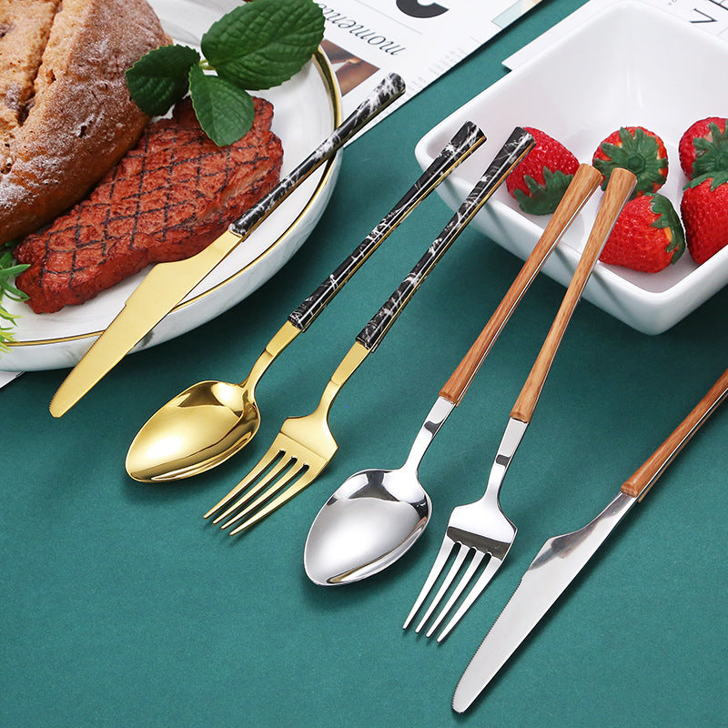Couteau à steak, fourchette et cuillère à dessert en acier inoxydable