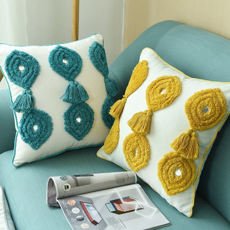 Hand-tufted pillowcase