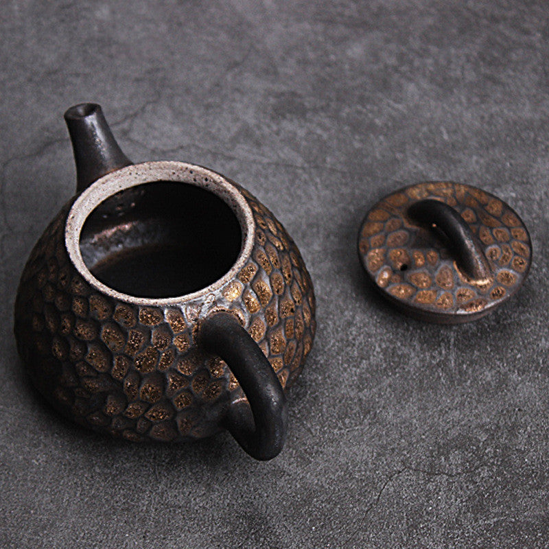 Théière en céramique noire et or à la japonaise, effet martelé