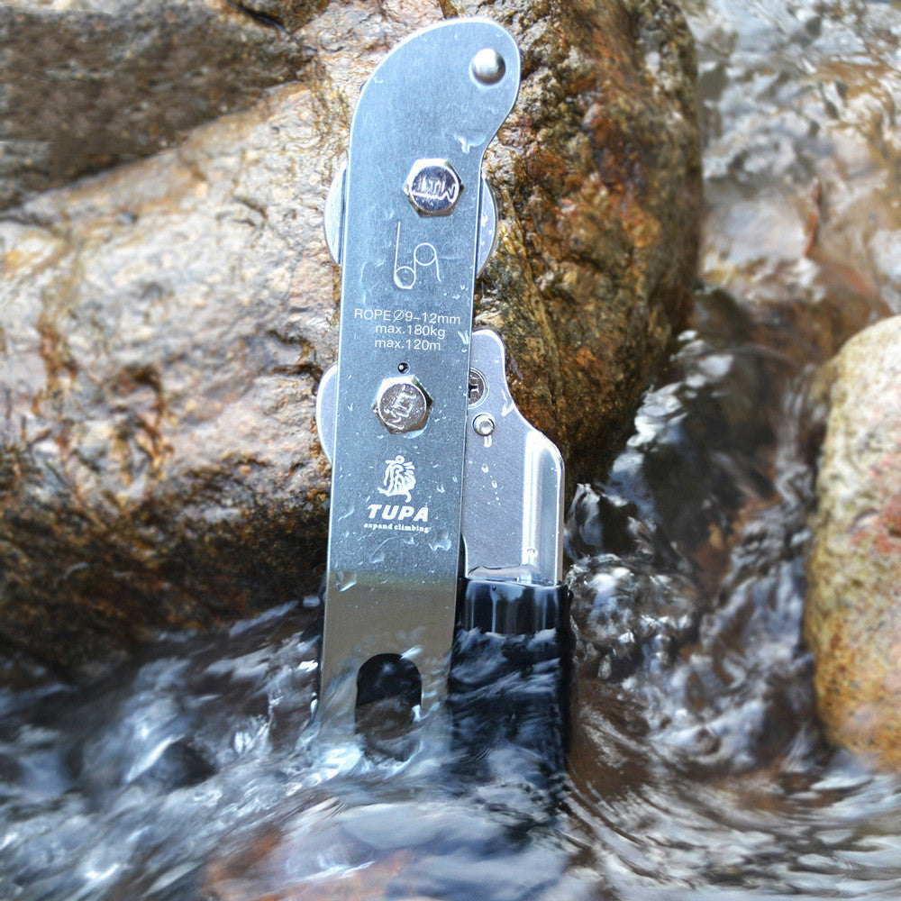 Descendeur automatique pour l'escalade