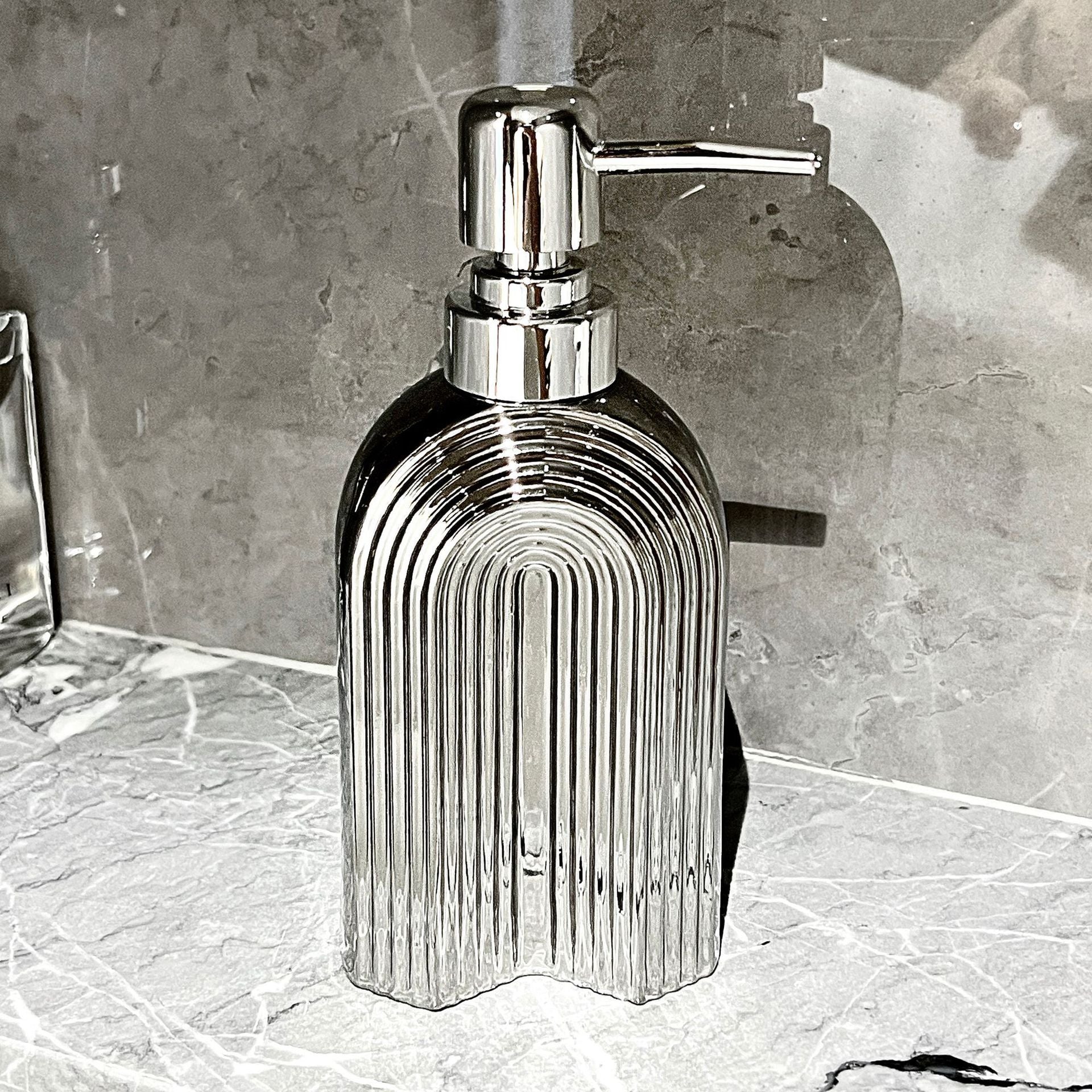 Bouteille de voyage en céramique de grande capacité pour shampoing et gel douche